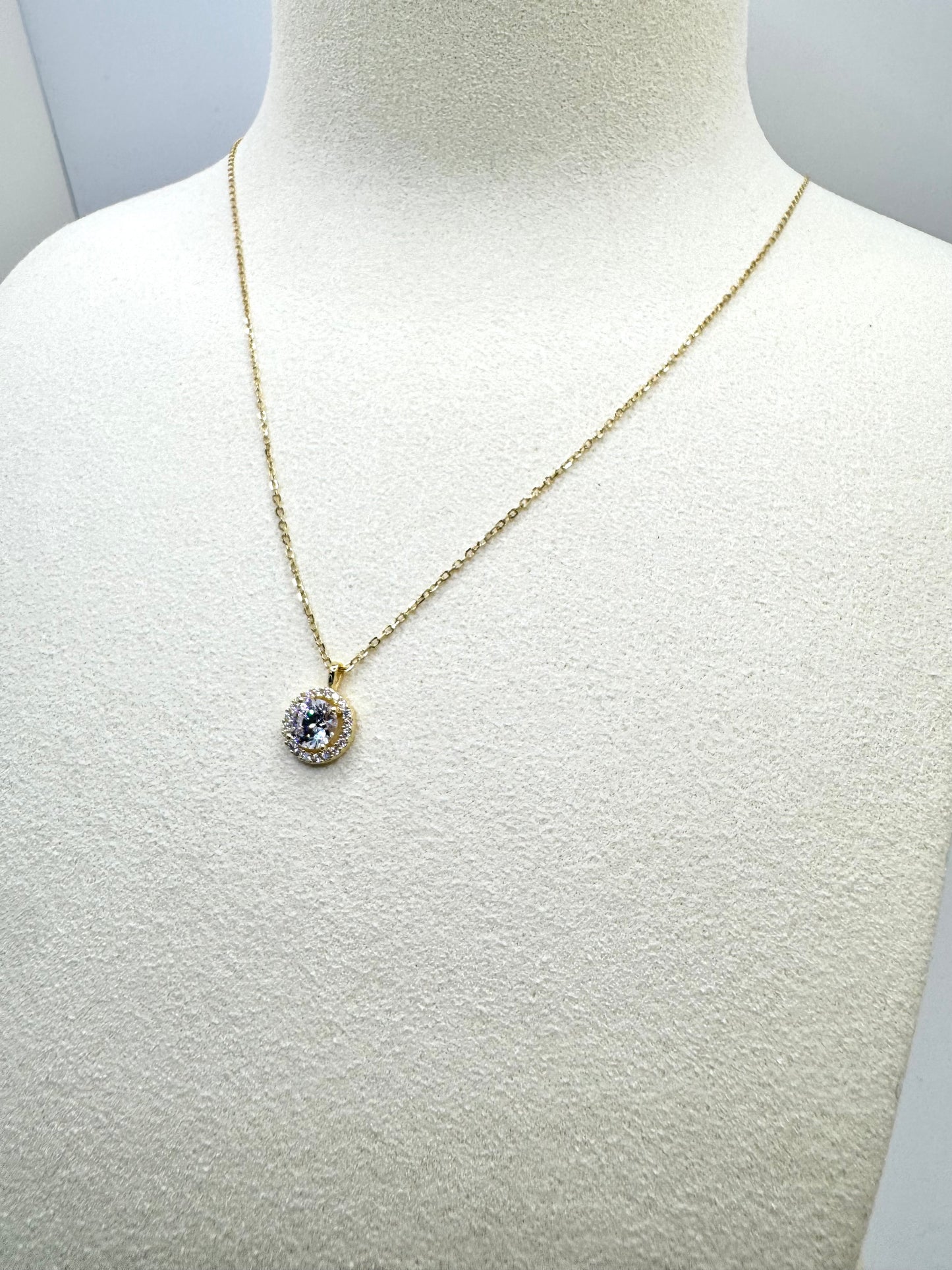 Round Halo Necklace with CZ | S925 Sterling Silver Gold Plated Pendant Necklace for Women