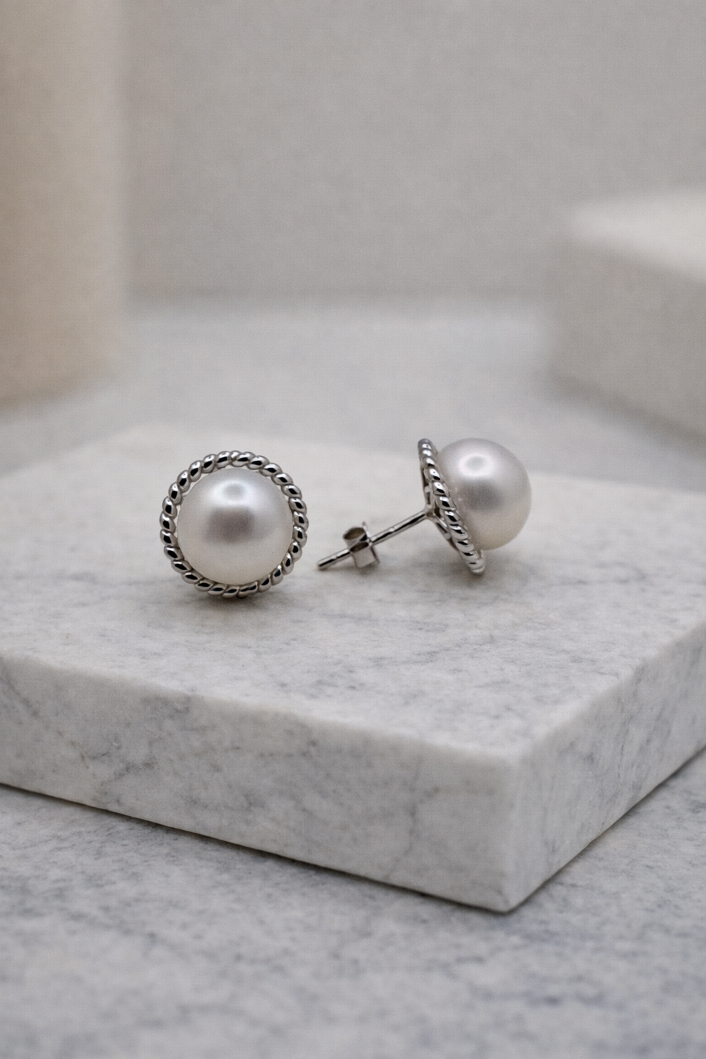 Medium Classic Freshwater Pearl Rope Stud Earrings – S925 Sterling Silver