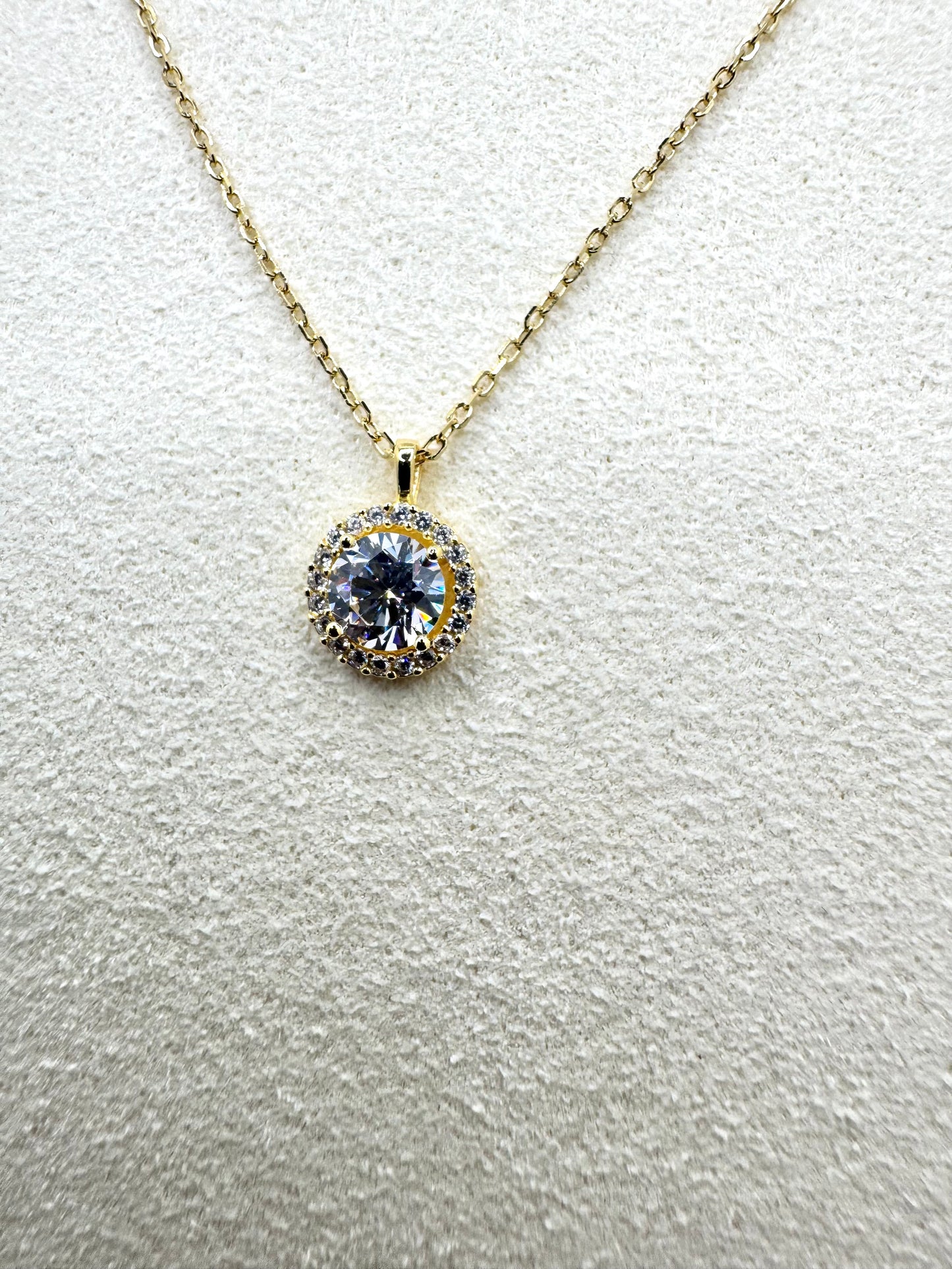 Round Halo Necklace with CZ | S925 Sterling Silver Gold Plated Pendant Necklace for Women
