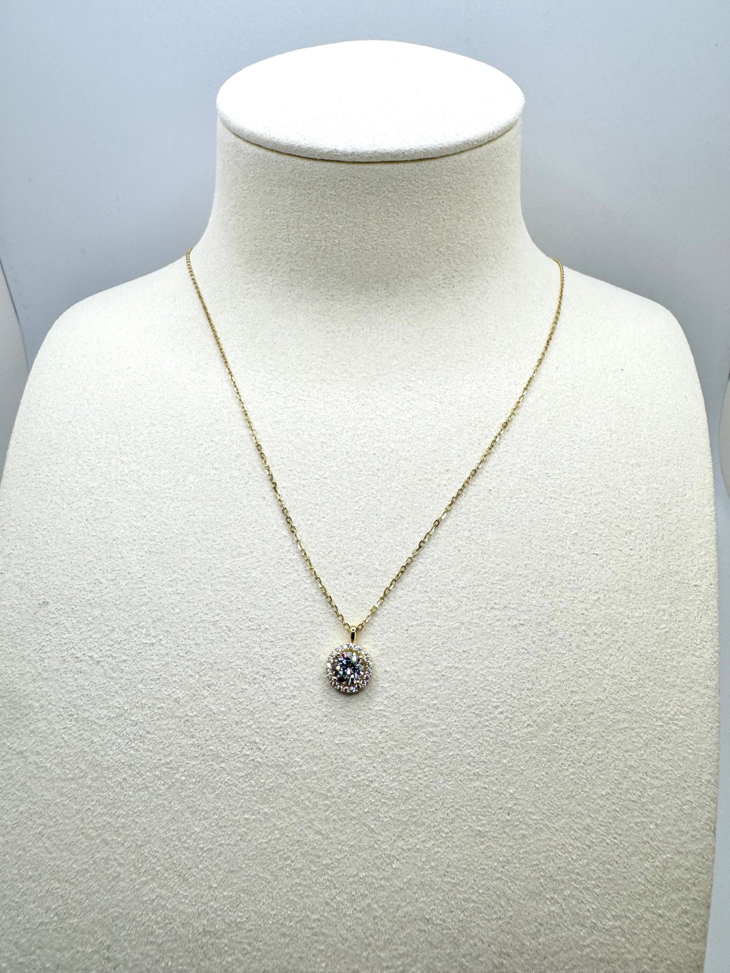 Round Halo Necklace with CZ | S925 Sterling Silver Gold Plated Pendant Necklace for Women