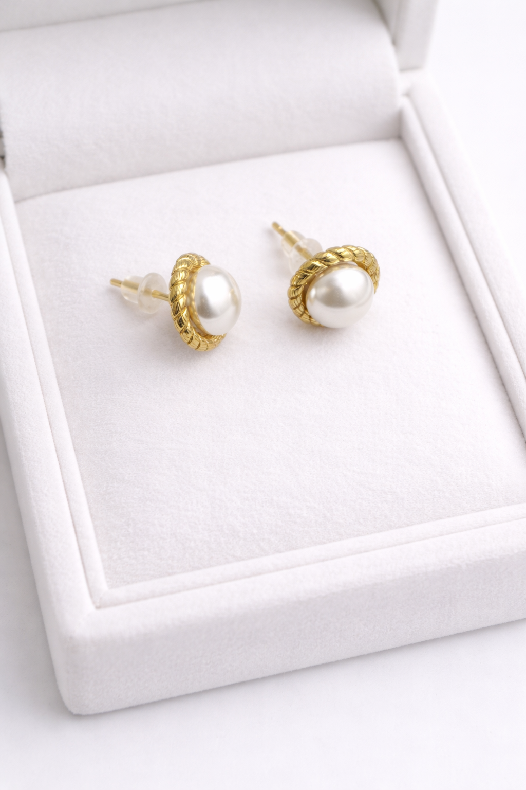 Small Classic Freshwater Pearl Rope Stud Earrings – S925 Sterling Silver (Gold or Silver Finish)